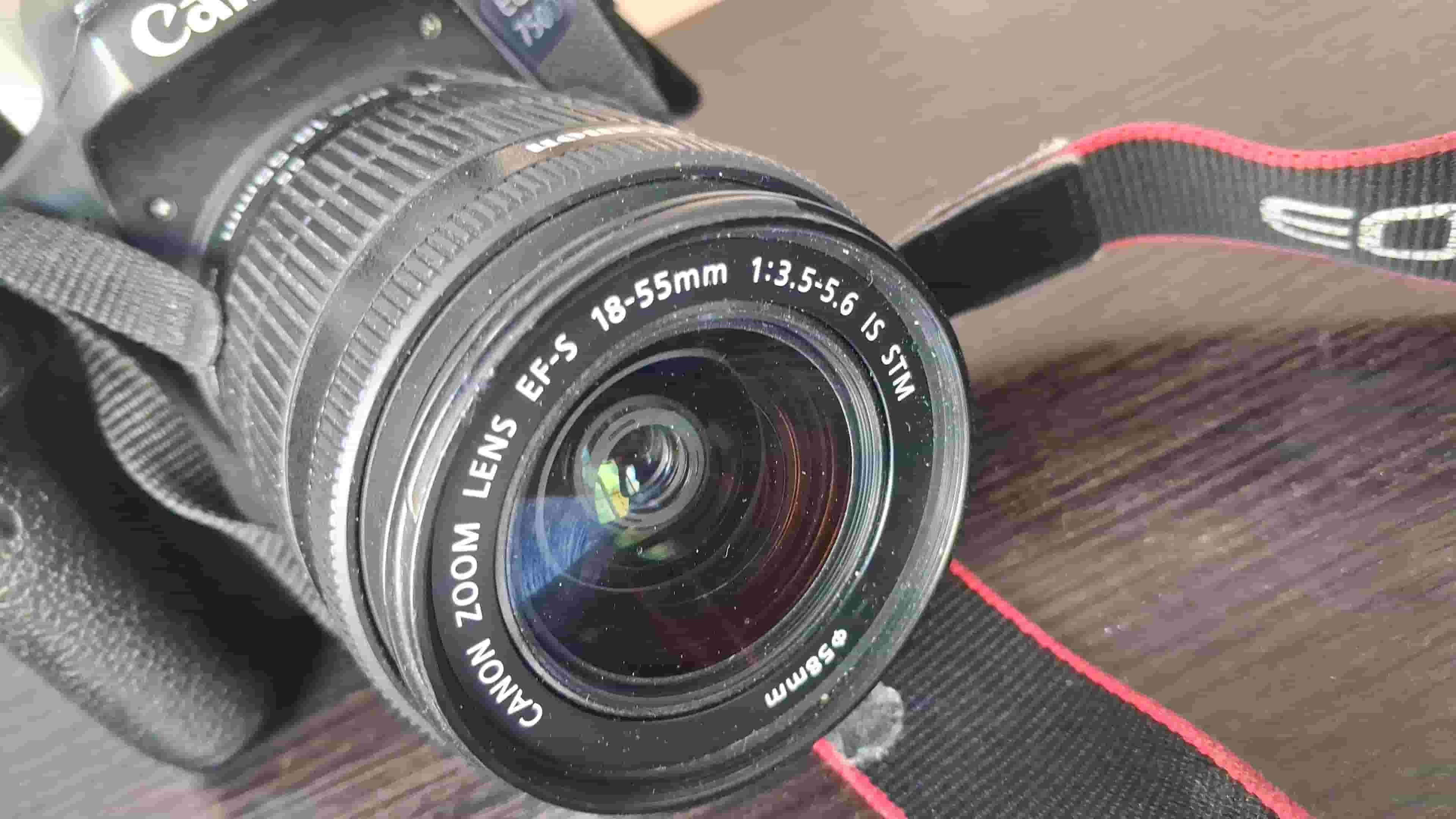 للبيع كاميرا canon 750D